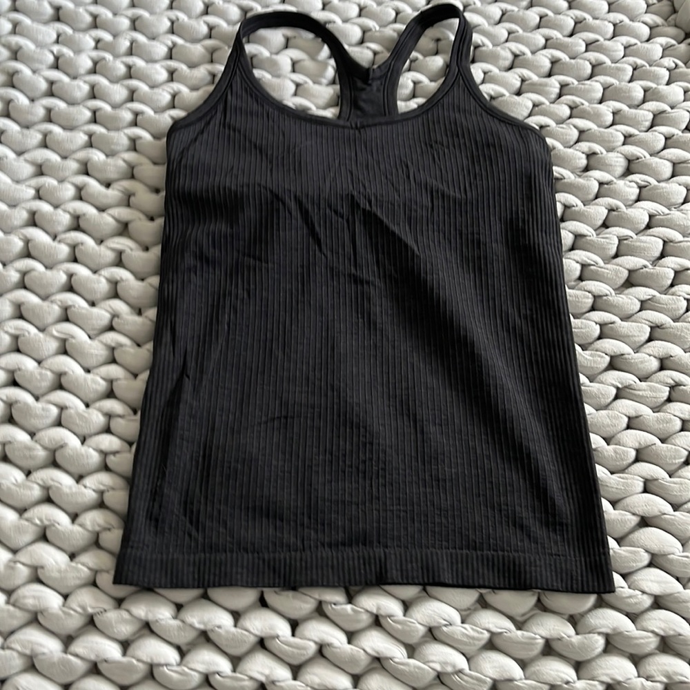 Lululemon ebb to street tank size 6